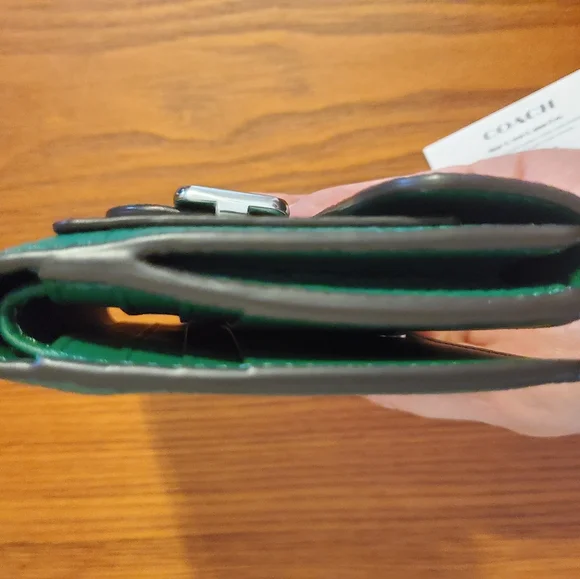 COPY - Coach Pebbled Leather Wallet - Picture 5 of 6